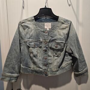 Torrid Denim Jacket Cropped Casual 3-Qtr Sleeve Women Distressed sz 0/L/12